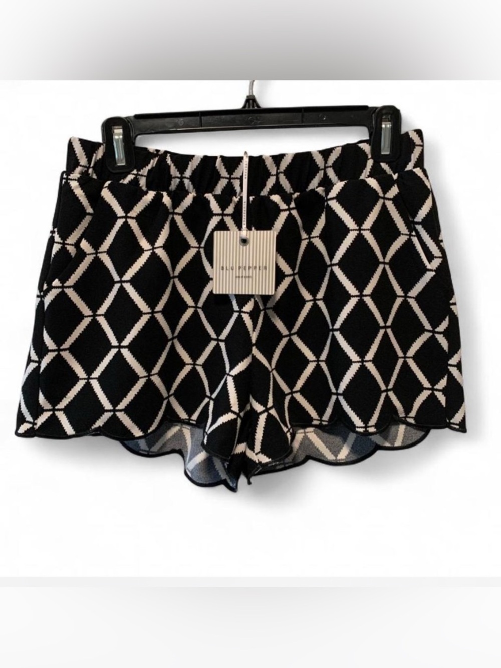 Blu Pepper Black & White Geometric Scallop Hem Shorts